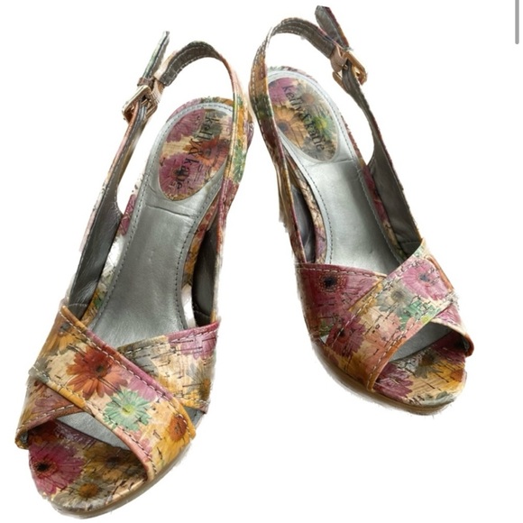 Kelly & Katie Vibrant Pink and Orange Floral Heels - Picture 4 of 11